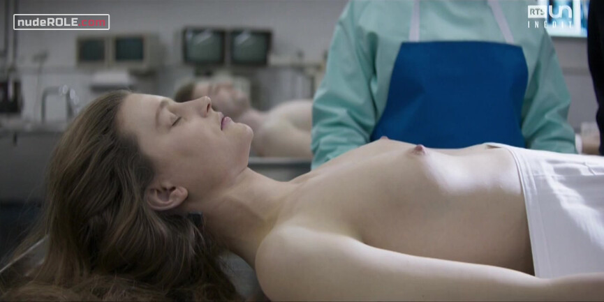 1. Natacha Franckwiller nude – Souviens-Toi s01e01 (2017)