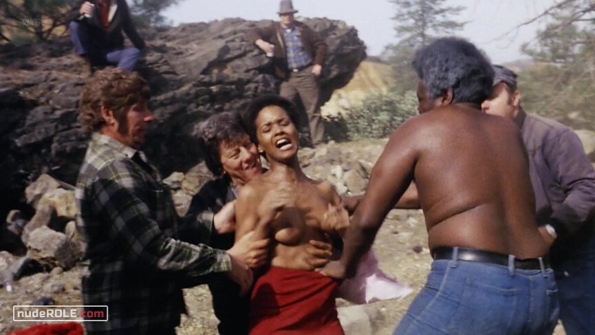 1. Mary Anne nude, Loretta Sykes nude – The Klansman (1974)