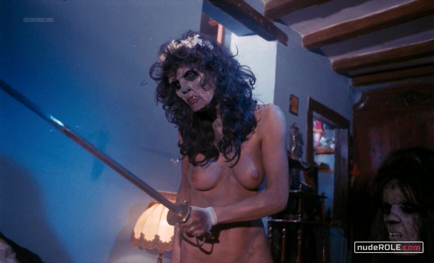 6. La premiere prostituee nude – The Revenge of the Living Dead Girls (1987)