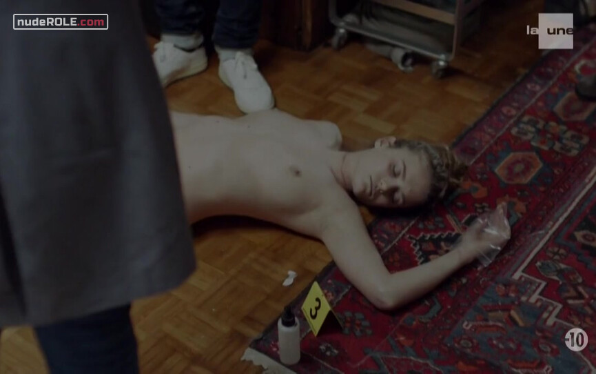 2. Nina Gomez nude, Céline Jacob nude – Unit 42 s01E01 (2017)