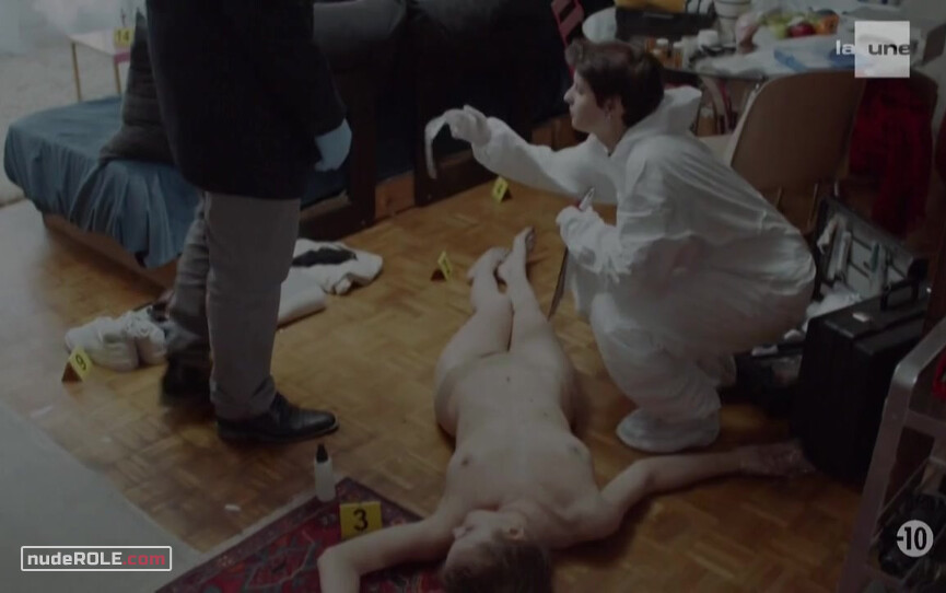 3. Nina Gomez nude, Céline Jacob nude – Unit 42 s01E01 (2017)