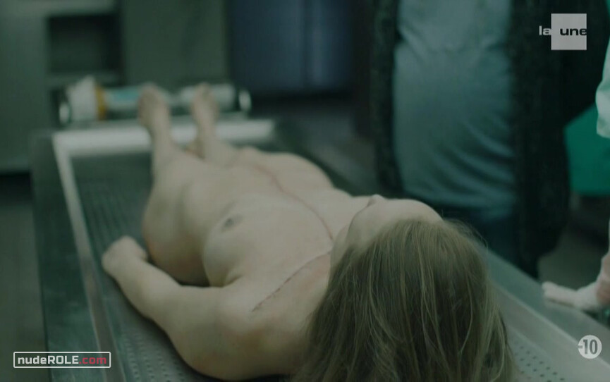 8. Nina Gomez nude, Céline Jacob nude – Unit 42 s01E01 (2017)