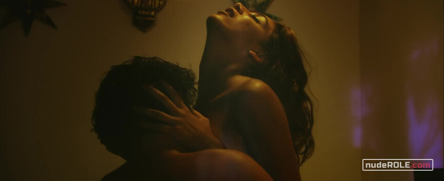 4. Janine sexy – The Honey Killer (2011)