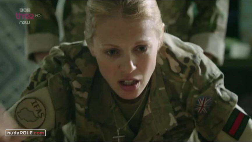 3. Mary sexy – Bluestone 42 s02E05 (2013)