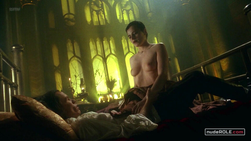 1. Serena nude, Dreamy Girl nude – The Vampire Journals (1997)