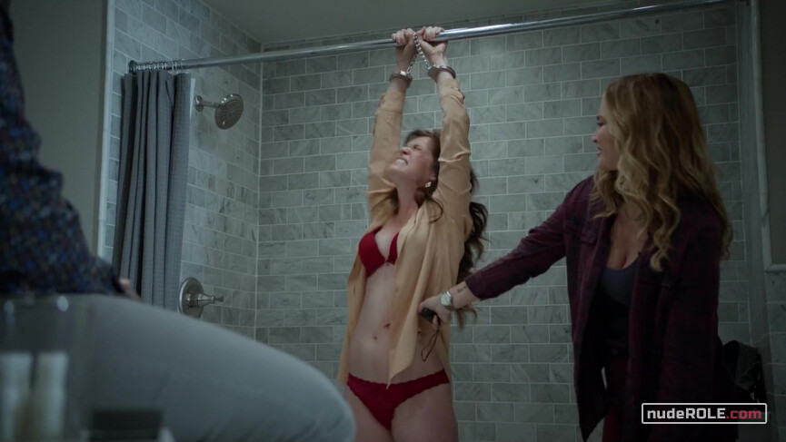 7. Diana sexy – Shades of Blue s03E05 (2018)