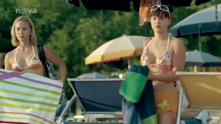 Denisa nude, Irma sexy – Holiday Makers (2006)