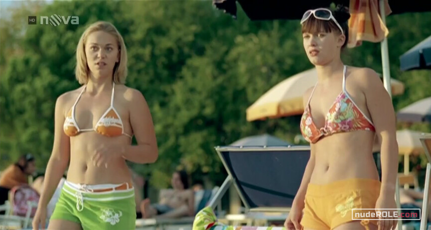 2. Denisa nude, Irma sexy – Holiday Makers (2006)
