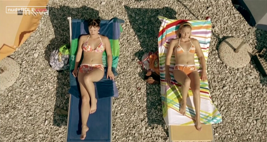 3. Denisa nude, Irma sexy – Holiday Makers (2006)