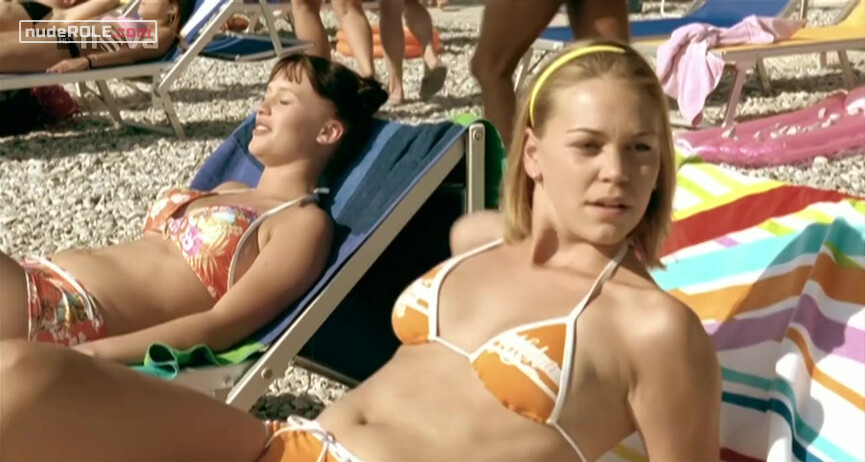 6. Denisa nude, Irma sexy – Holiday Makers (2006)