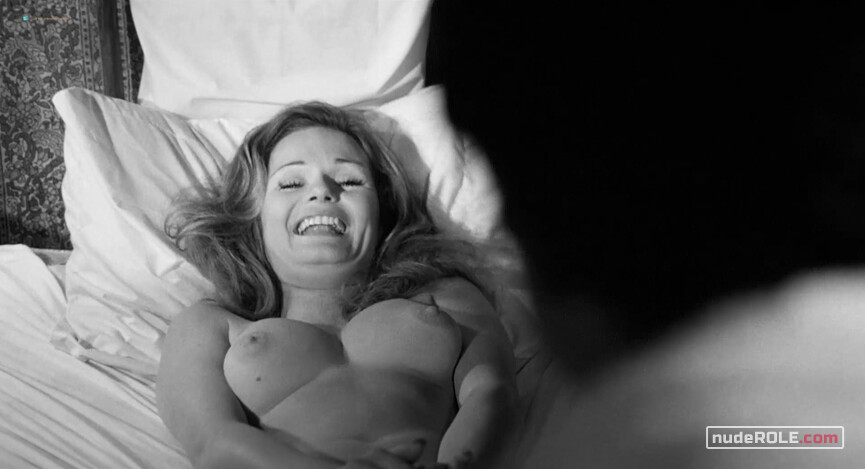 4. Honey Bruce nude, Girl nude, Opening Stripper nude – Lenny (1974)