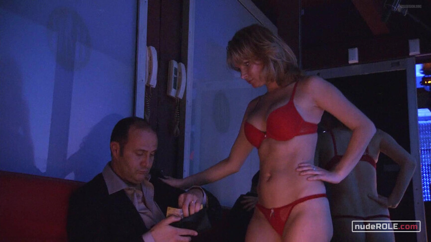 4. Pole Dancer nude – Rake s01e06 (2010)