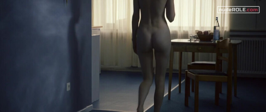 9. Lynn nude – The Chambermaid Lynn (2014)