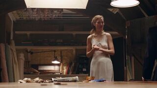 Alma Elson sexy – Phantom Thread (2017)