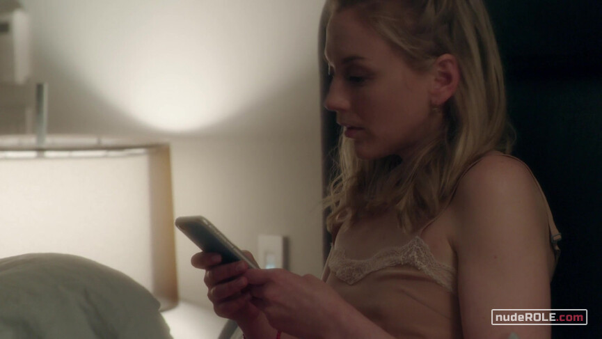 2. Casey sexy, Jane Sadler sexy – Ten Days in the Valley s01e02 (2017)