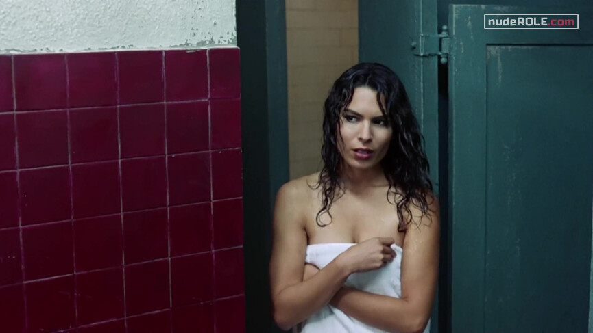 3. Henson sexy, Alex sexy, Alicia nude – House of the Dead 2 (2005)