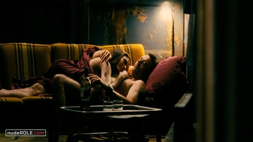13. Aisha sexy – The Losers (2010)