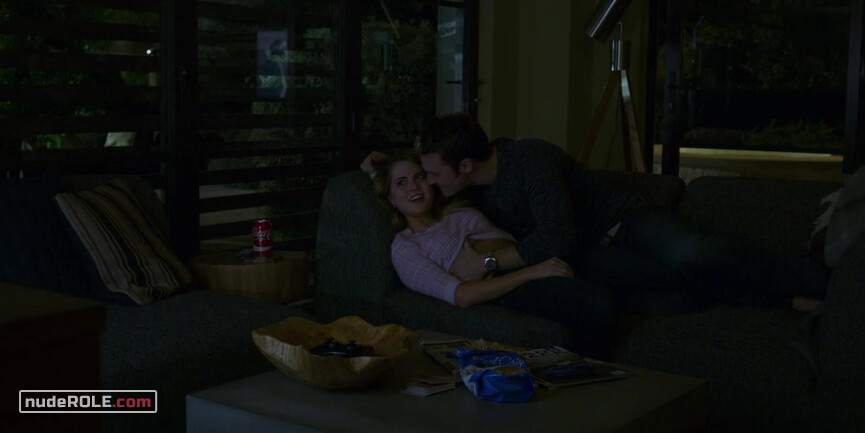 1. Chloe sexy – 13 Reasons Why s02E07 (2018)