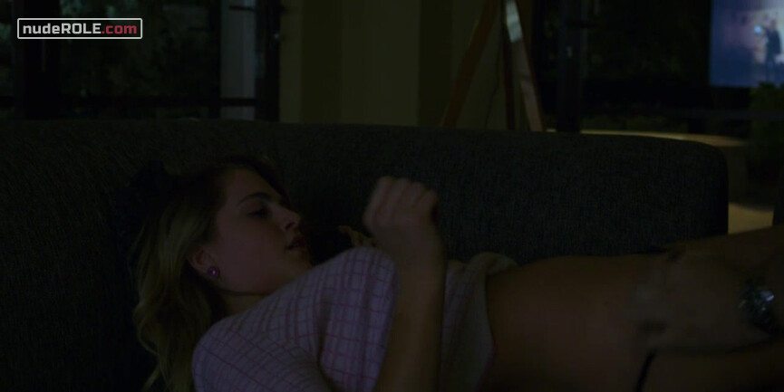 5. Chloe sexy – 13 Reasons Why s02E07 (2018)