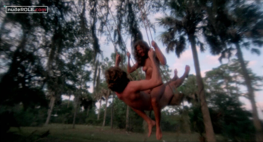 13. Carol nude, Maureen nude – Pick-up (1975)