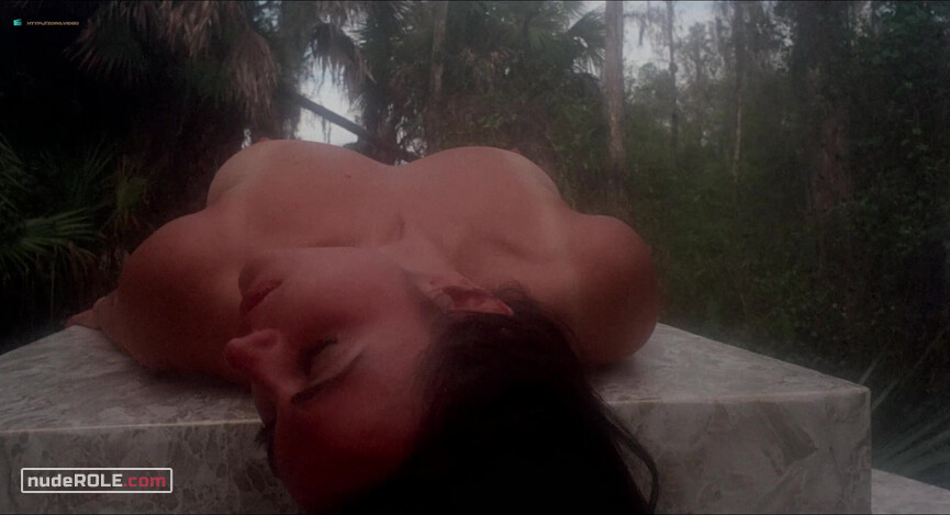 2. Carol nude, Maureen nude – Pick-up (1975)