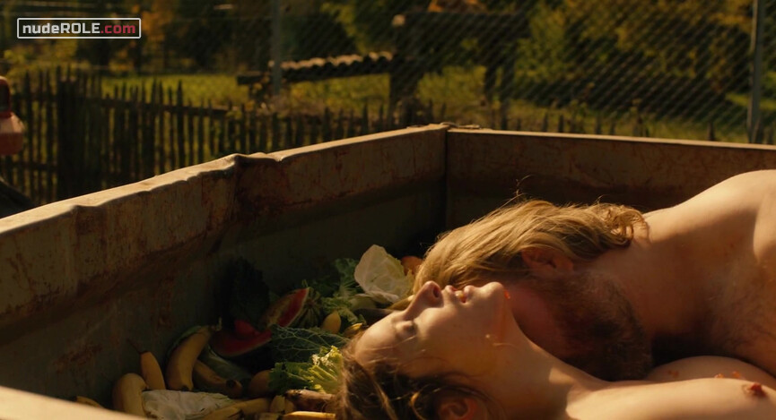 9. Coline nude – Gaspard at the Wedding (2018)