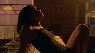 Sam nude, Emma nude, Lyn nude – Vida s01e03 (2018)