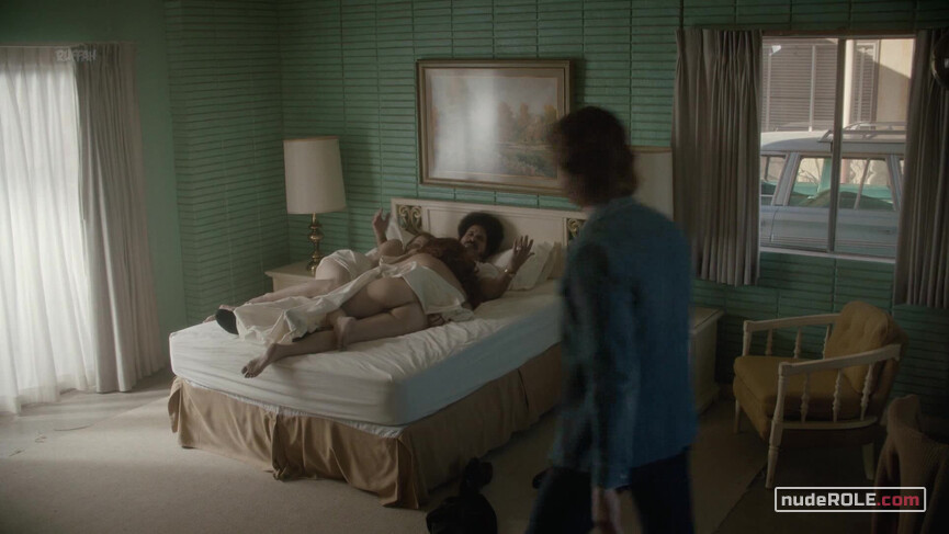 1. Carla nude – I'm Dying Up Here s02e01 (2018)