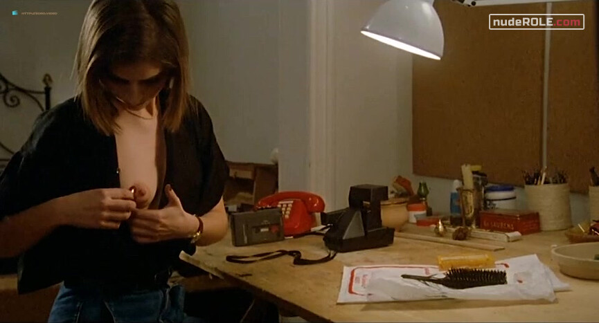 1. Lucía nude, Elena nude – The Secret Garden (1984)