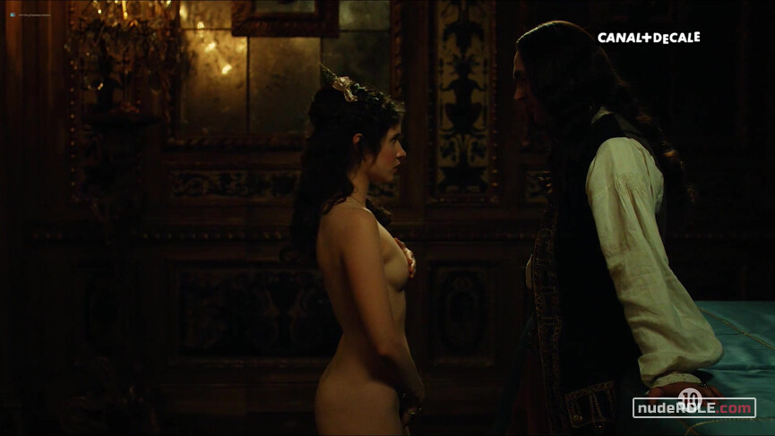 7. Adele de Vasseur nude, Sophie nude – Versailles (2018)
