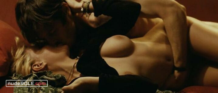 1. Beatrice Plana sexy, Belinda nude – Drifters (2011)