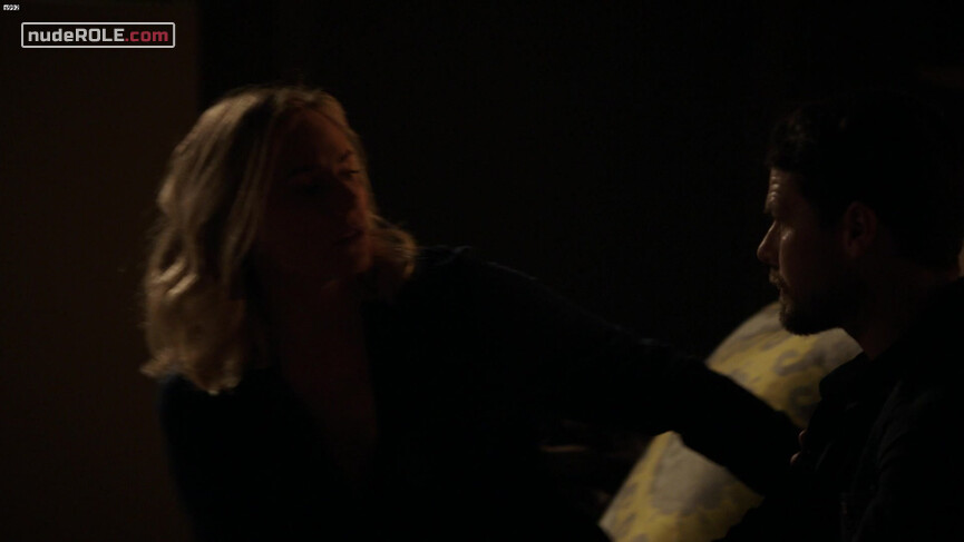 4. Sonya Cross sexy – The Bridge s02e04 (2014)