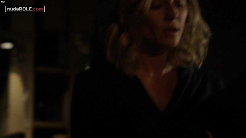 7. Sonya Cross sexy – The Bridge s02e04 (2014)