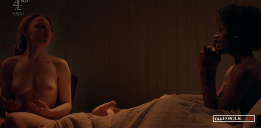 1. Tess nude, Leila nude – Kiss Me First s01e02 (2018)