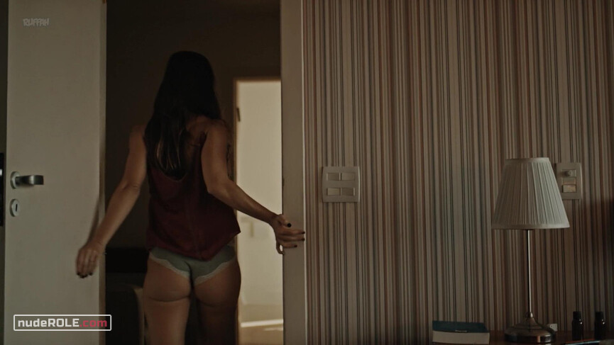 1. Lianan Nero sexy – The Mechanism s01e06 (2018)