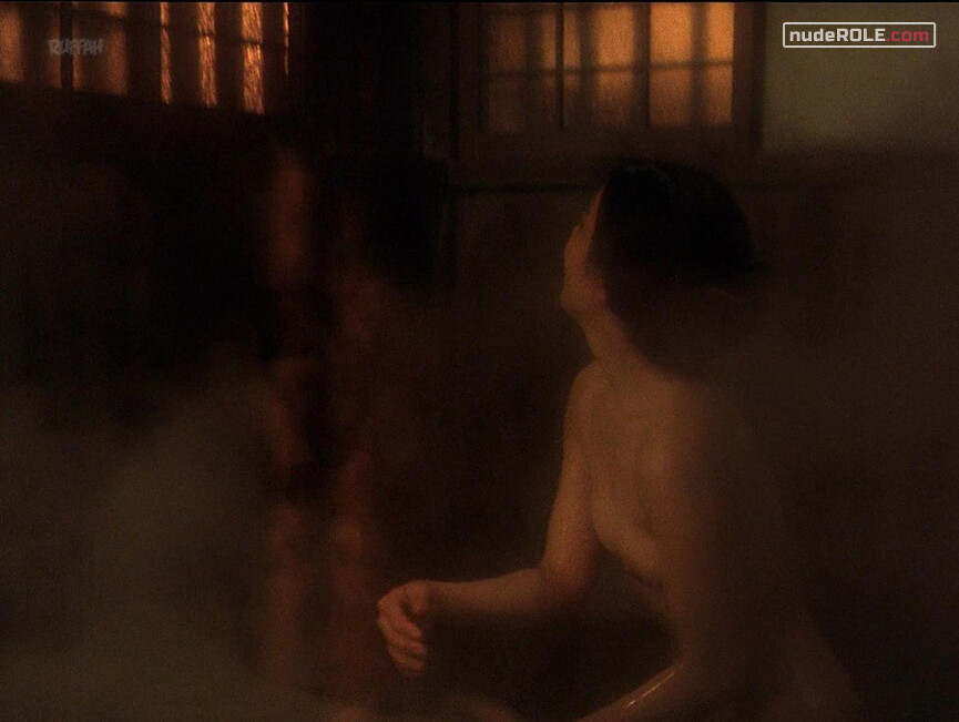 1. Gorgeous nude, Auntie nude, Prof nude – House (1977)