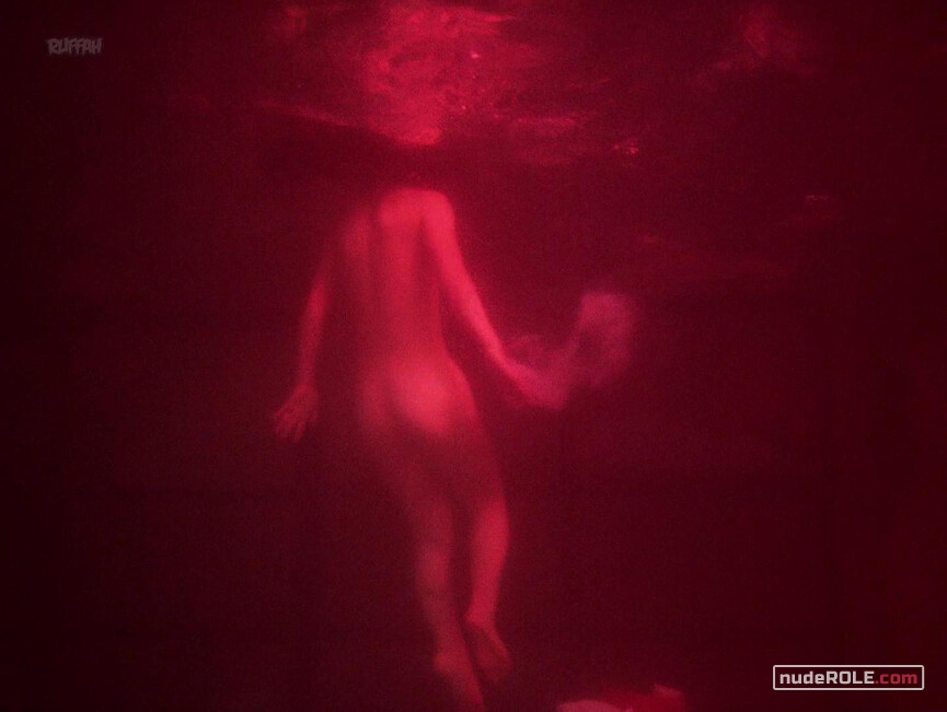 2. Gorgeous nude, Auntie nude, Prof nude – House (1977)