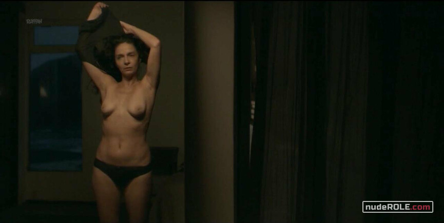 1. Debora nude – Naked s01e04 (2018)