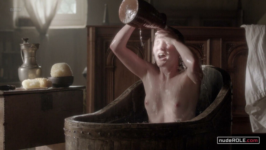 1. Mary Woodville nude – The White Queen s01e01 (2013)