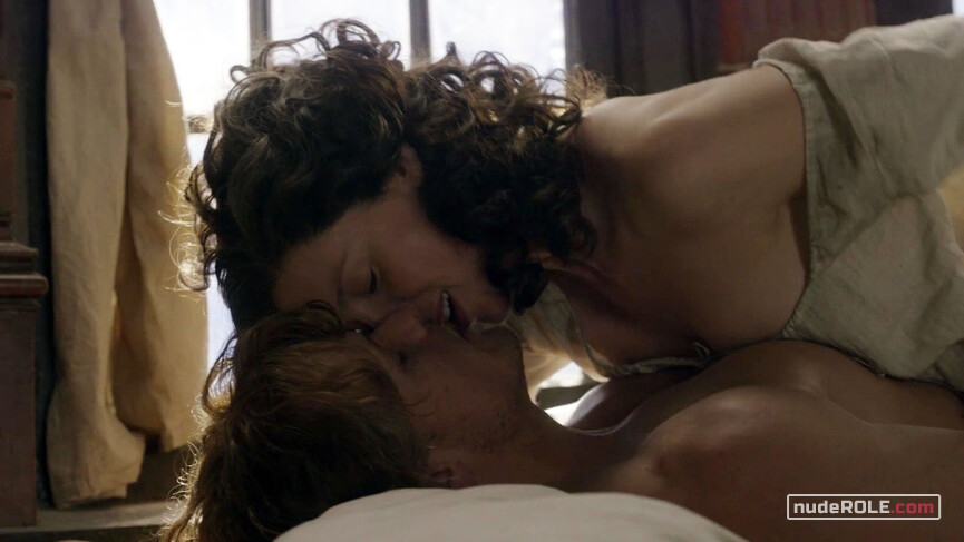 1. Claire Randall nude – Outlander s03e13 (2017)