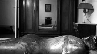 Schönheitskönigin nude – True Love Ways (2014)