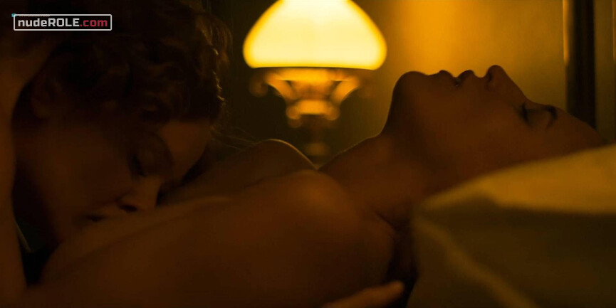 2. Lidia nude, Sara Millán, Óscar Ruiz nude – Cable Girls s01 (2017)
