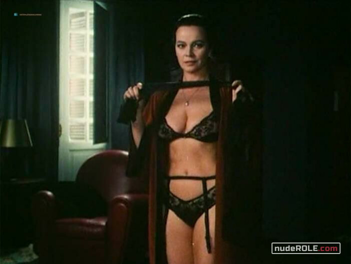 2. Jacqueline nude, Young Marie nude, Marie Colbert sexy – The Trap (1985)