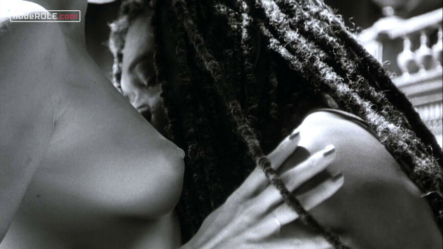 3. Moira nude, Sheila nude – The Caveman's Valentine (2001)
