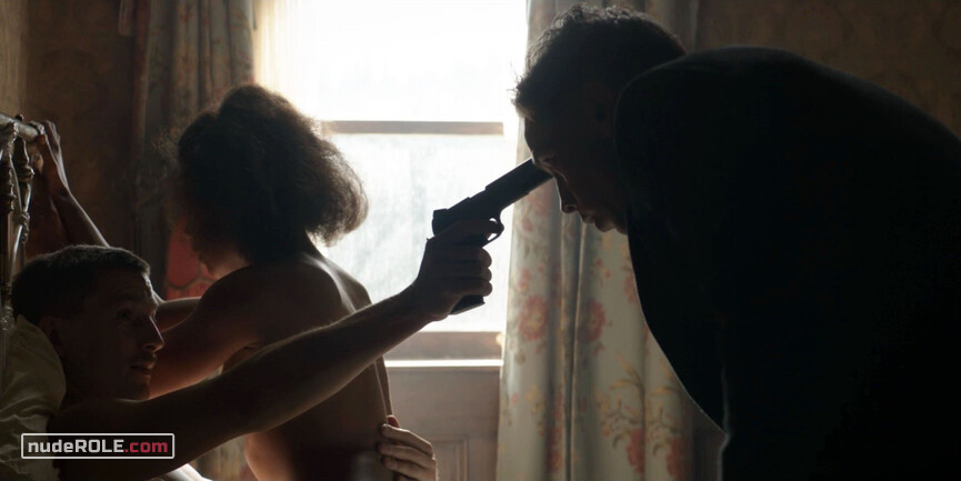5. Bessie Louvin nude – Damnation s01e01 (2017)