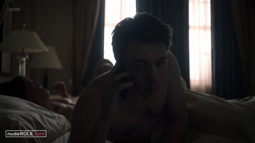 4. Woman nude – Counterpart s01e03 (2018)
