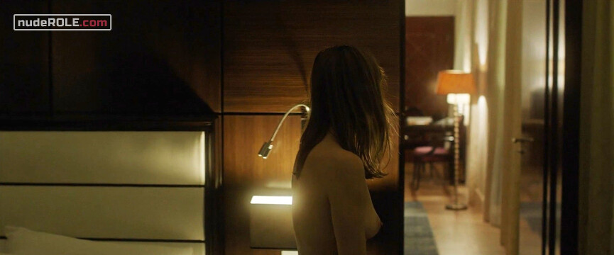 4. Caroline nude – 2 Nights Till Morning (2015)