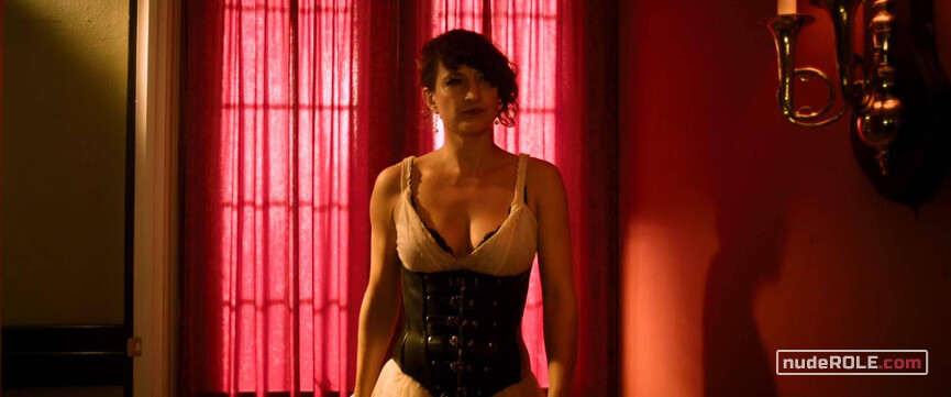 2. Jez sexy, Rose nude, Mona sexy – The Baytown Outlaws (2012)