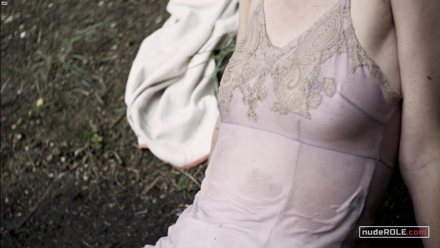 3. Jennifer van Zandt nude – Hindenburg (2011)