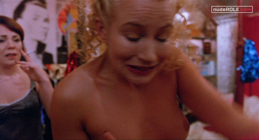 3. Lulu nude, Karen Benson sexy – Human Traffic (1999)